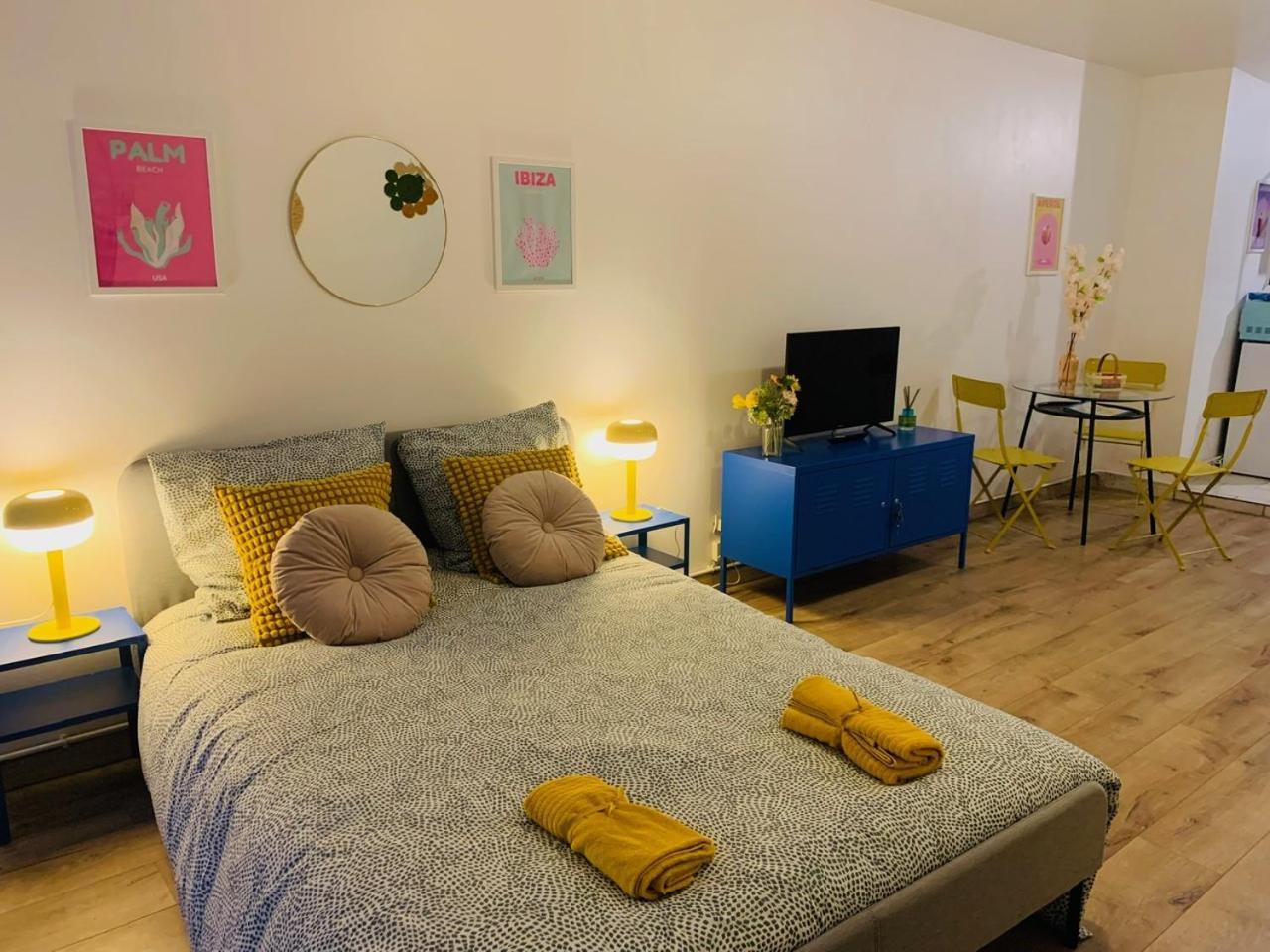 Cocooning Modern Design Studio Avesnes-sur-Helpe Bagian luar foto